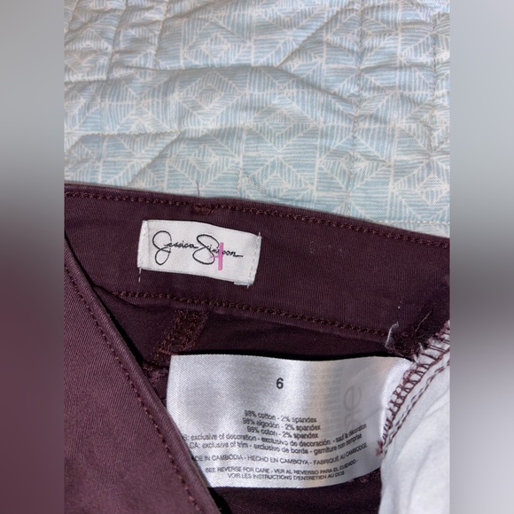 Jessica Simpson Super Skinny Kiss Me jeans, cranberry size 6. - Picture 2 of 3